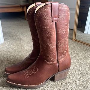 Embroidered Western Cowboy Boots